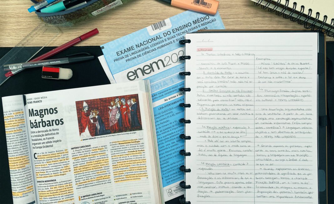 Simuladão com correção TRI em duas etapas de 90 questões Simuladão com correção TRI em duas etapas de 90 questões