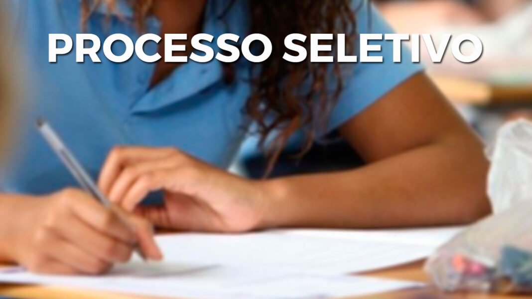 Viana-ES abre seleção para Professores com salário de R$ 3.200 Viana-ES abre seleção para Professores com salário de R$ 3.200