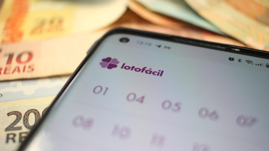 Lotofácil 3796: confira dezenas e ganhadores de hoje (03/10)