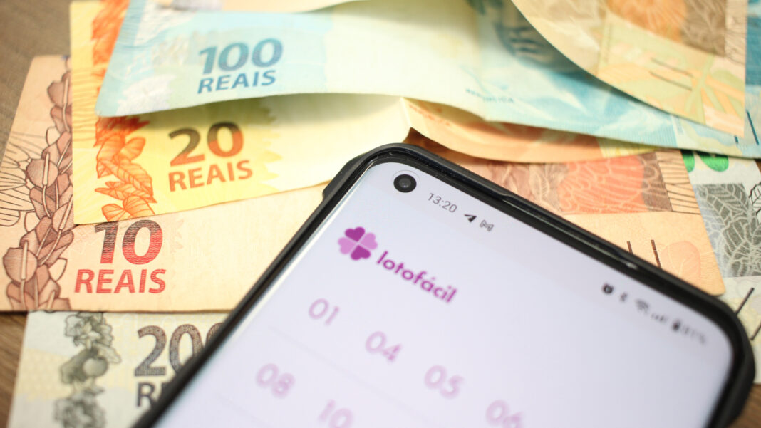 Lotofácil 3794: três apostas levam R$ 444 mil cada